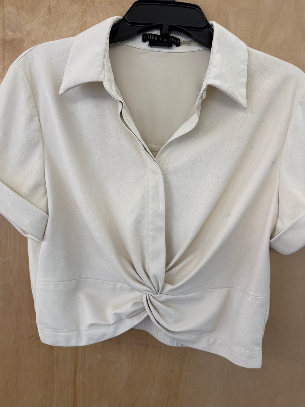 Alice + Olivia Leon Off White Vegan Leather Twist Front Crop Top - Picture 8 of 16
